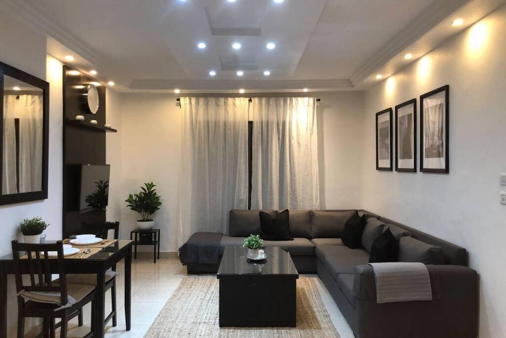 Luxury Apartment In Awesome Location In Аман Екстериор снимка