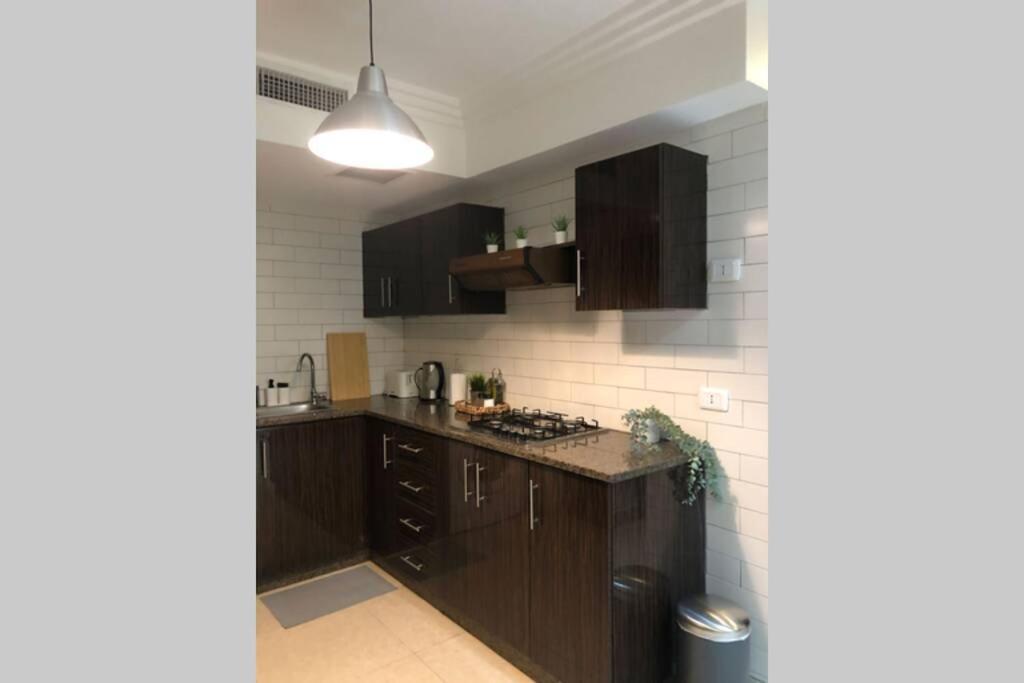 Luxury Apartment In Awesome Location In Аман Екстериор снимка