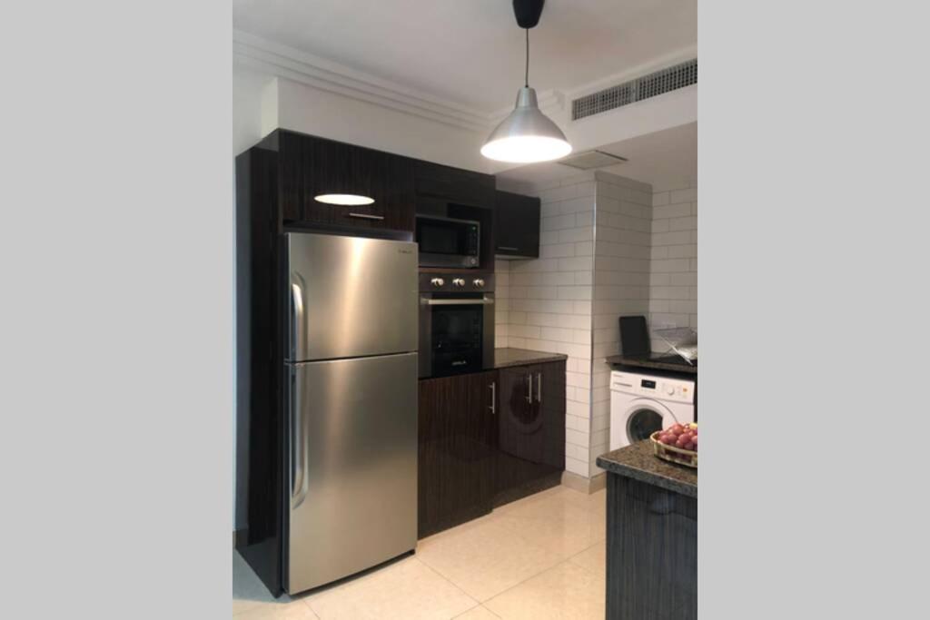 Luxury Apartment In Awesome Location In Аман Екстериор снимка