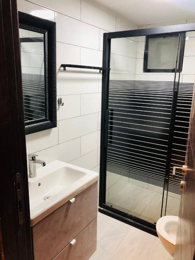 Luxury Apartment In Awesome Location In Аман Екстериор снимка
